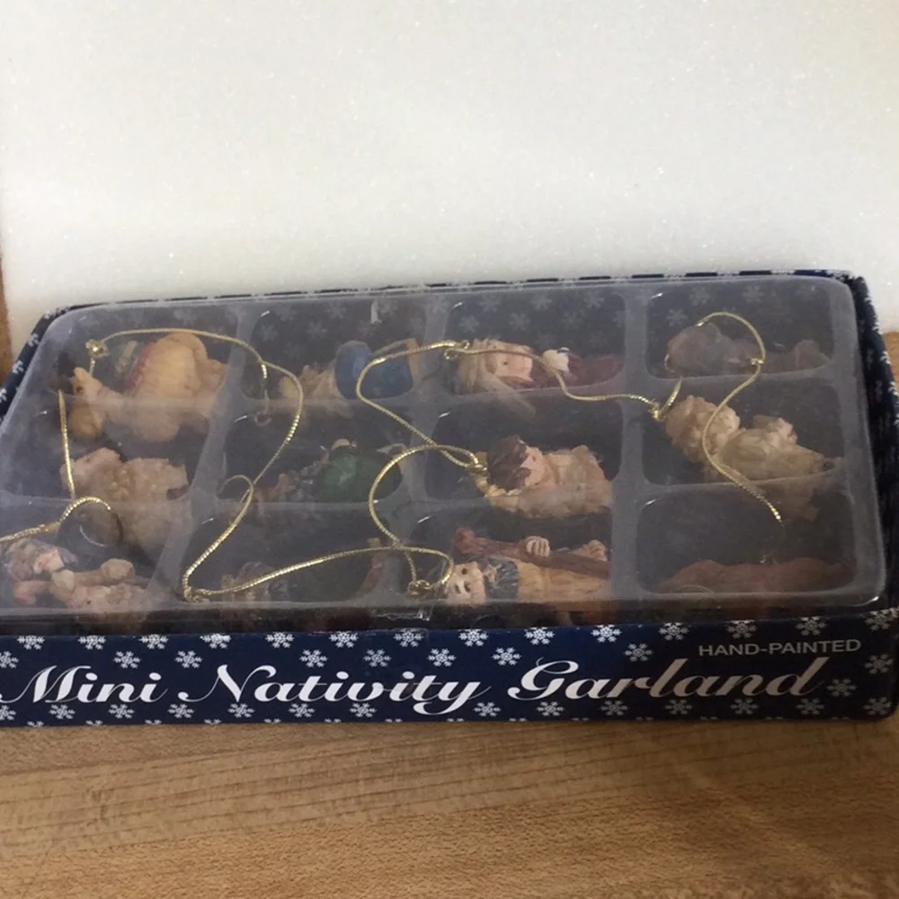New Christmas Tree Mini Nativity Garland